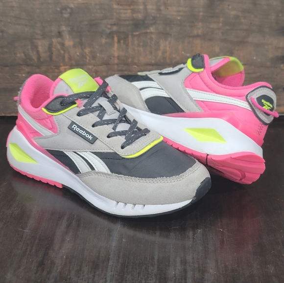 Reebok Other - Reebok Forte Racer Lifestyle Sneaker. US 2 Good Cond! Fast Shipper